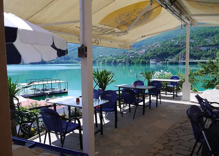 Pansion Asim Bed & Breakfast 3*